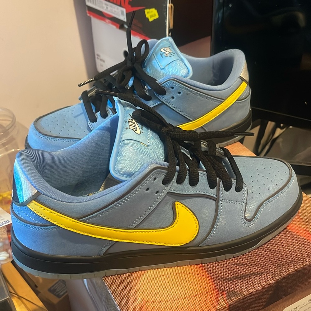 Nike dunk low SB power puff girls 9.5
